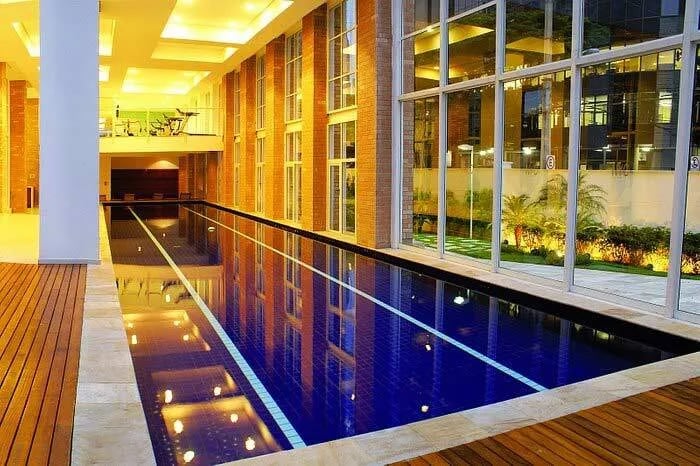 NYC Berrini — Piscina coberta