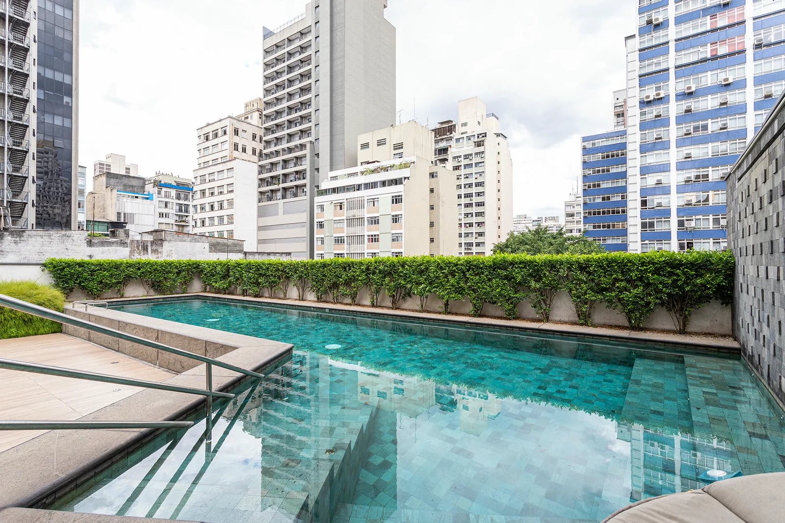 Setin Downtown Genebra — Piscina