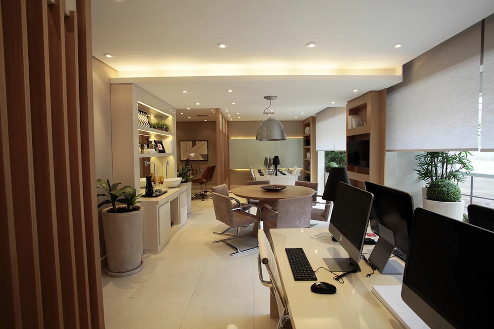Converge Boulevard Office Mall — Decorado 60m2