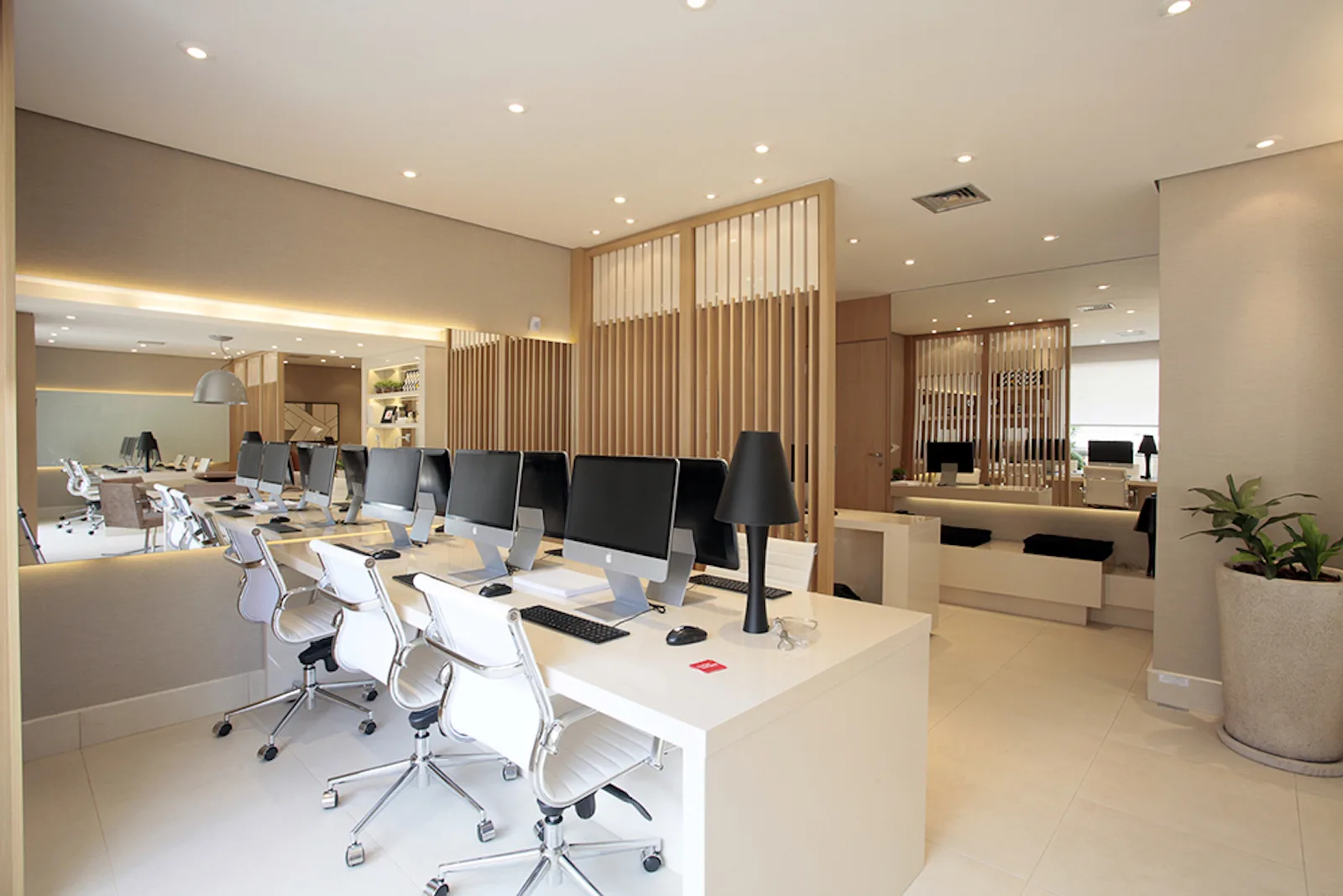 Converge Boulevard Office Mall — Decorado 60m2