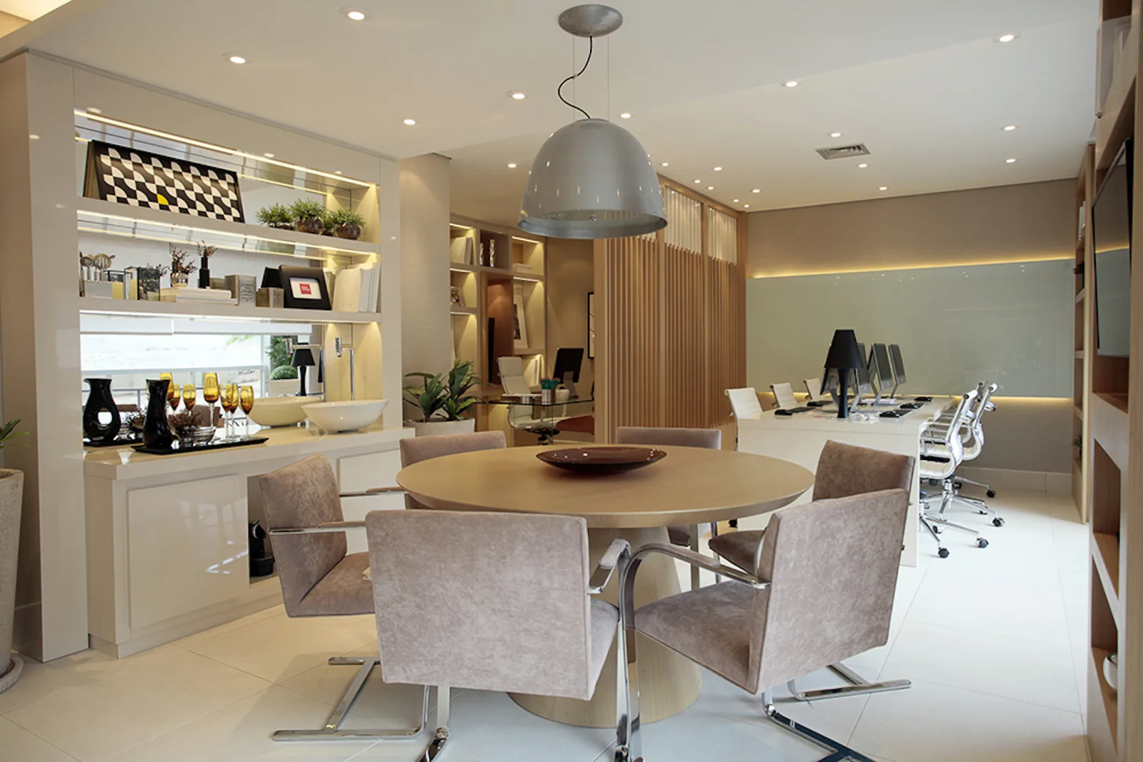 Converge Boulevard Office Mall — Decorado 60m2