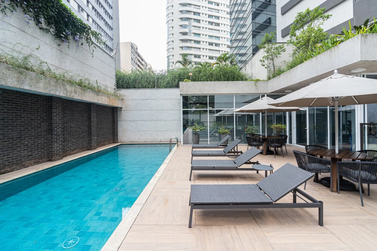 Celebrity — Piscina
