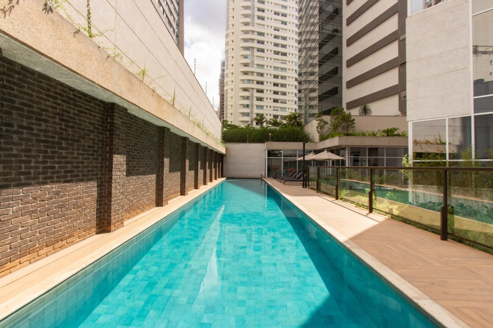 Celebrity — Piscina