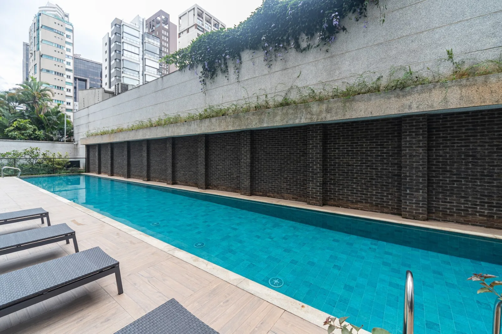 Celebrity — Piscina