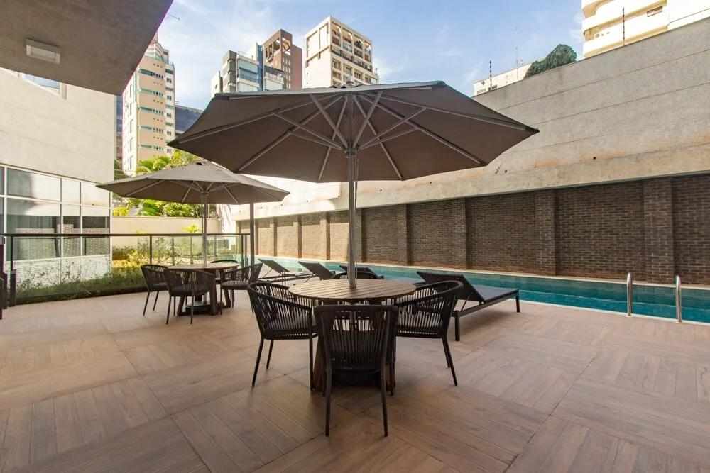Celebrity — Lounge