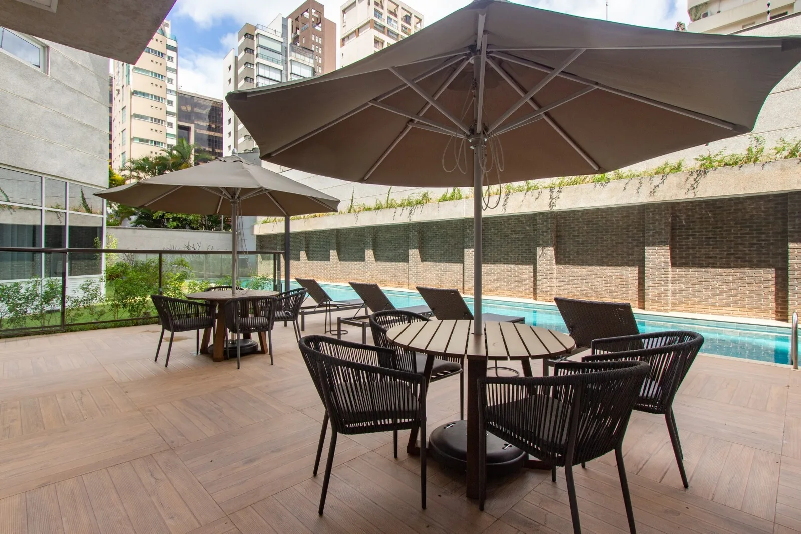 Celebrity — Lounge