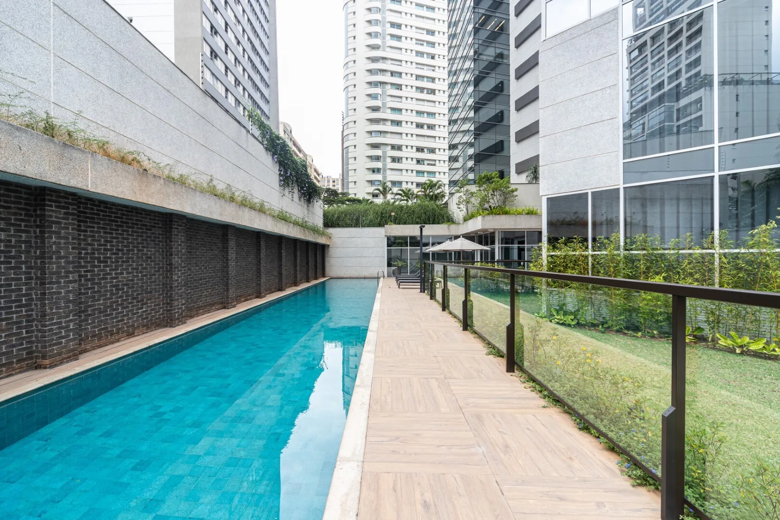 Celebrity — Piscina