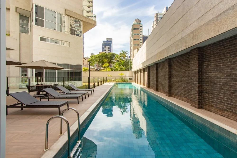 Celebrity — Piscina