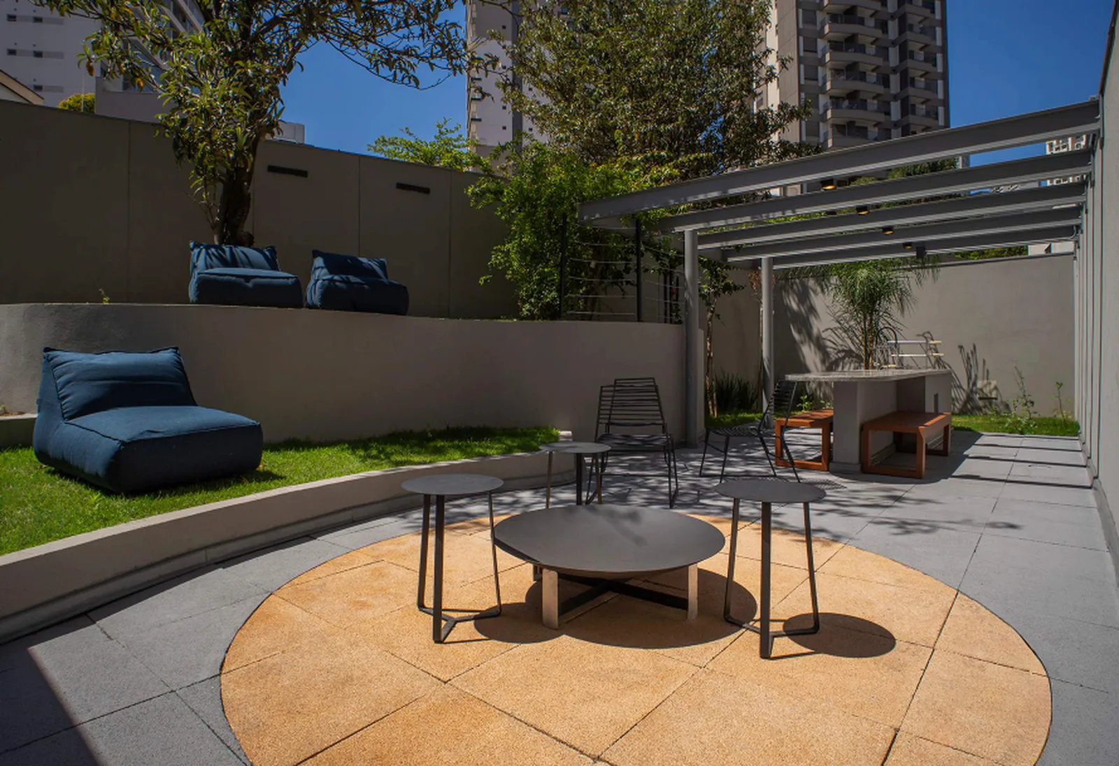 ON Vila Madalena - Residencial — Fireplace e cinema