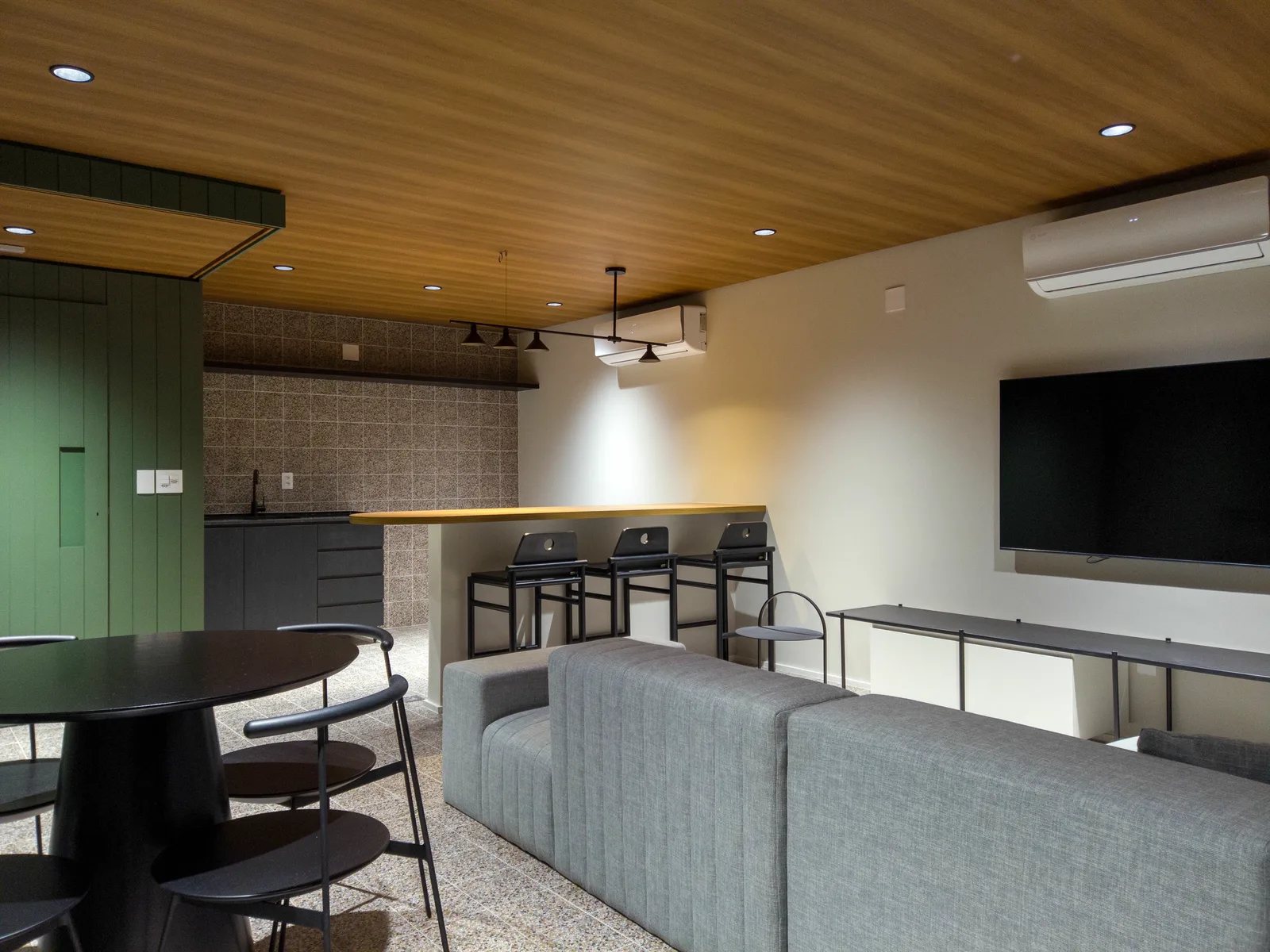 H.Paulista - Residencial — Snack Bar e Jogos