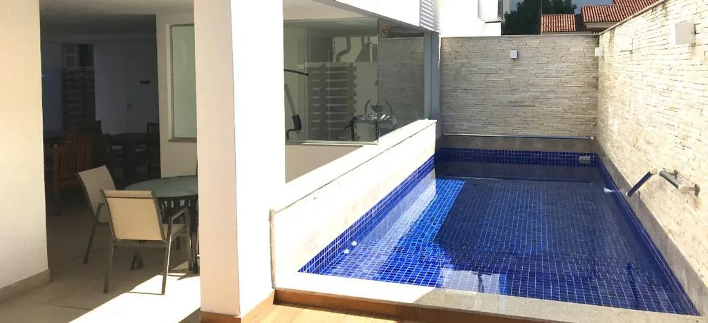 Épico Residencial — Piscina