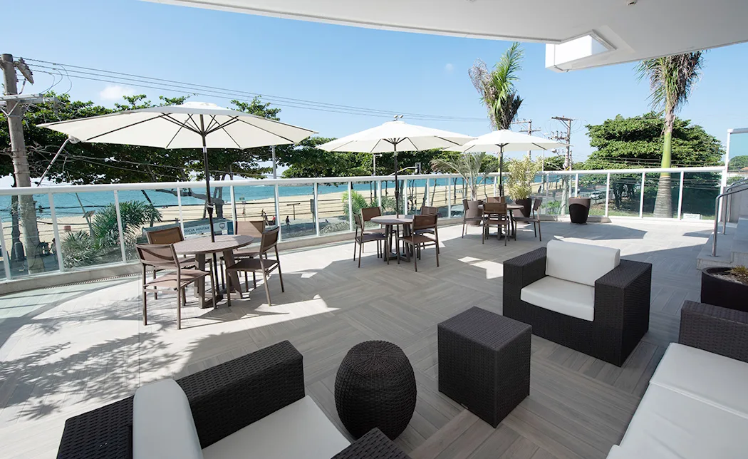 beach-lounge