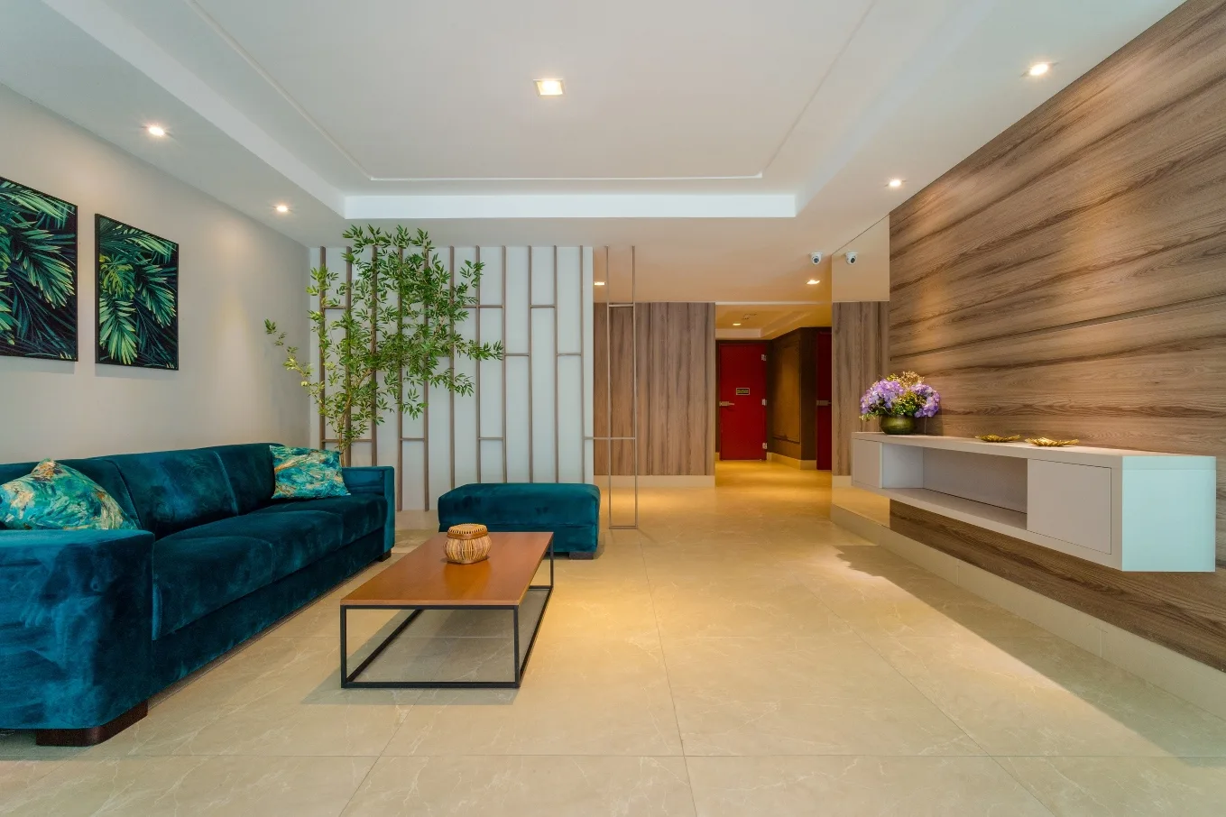 4.Hall