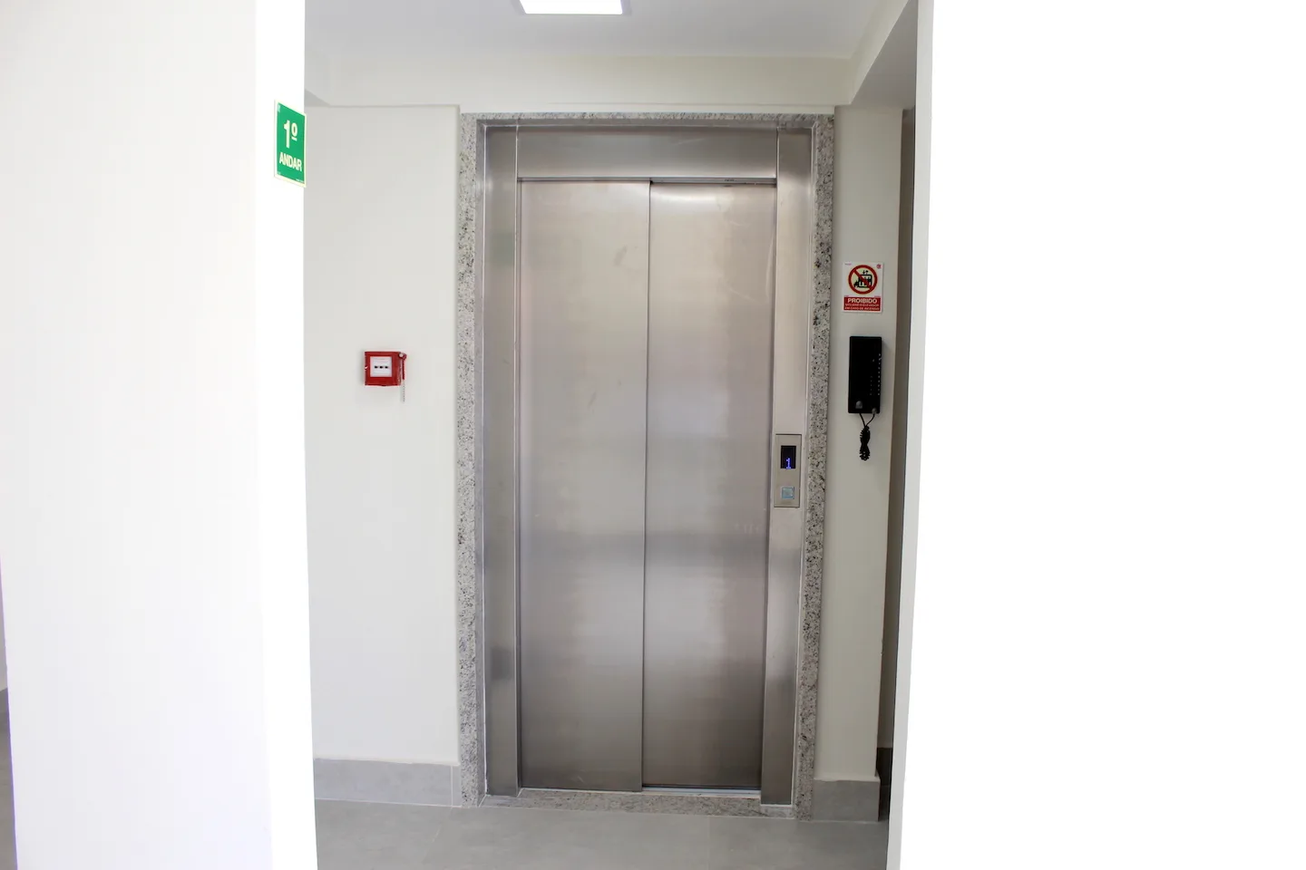 09 ELEVADOR
