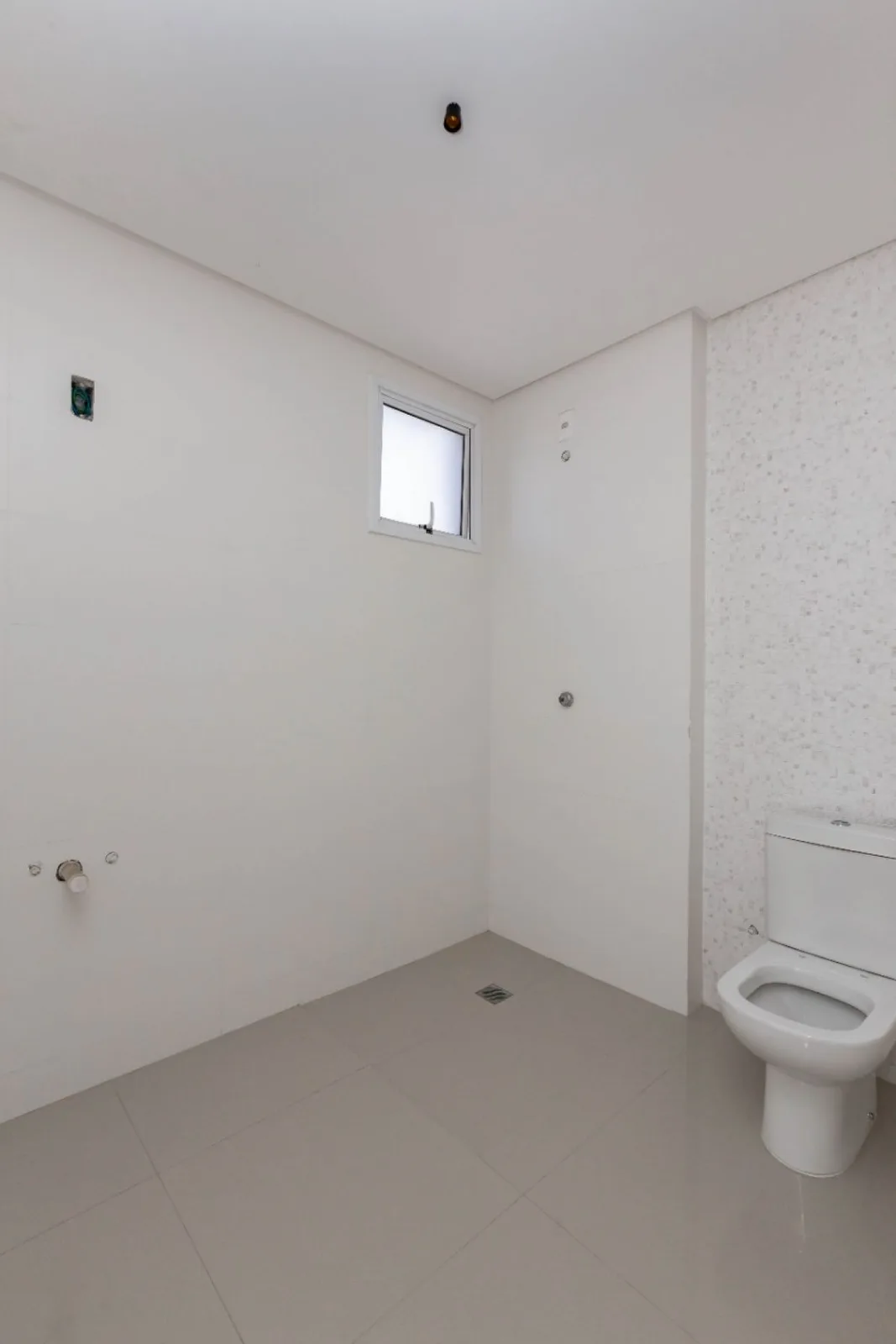 BANHEIRO SUÍTE 1