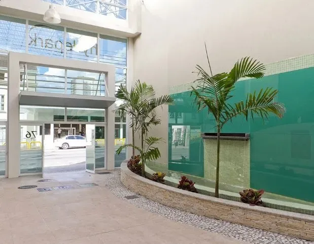 Acesso da galeria comercial — outro ângulo