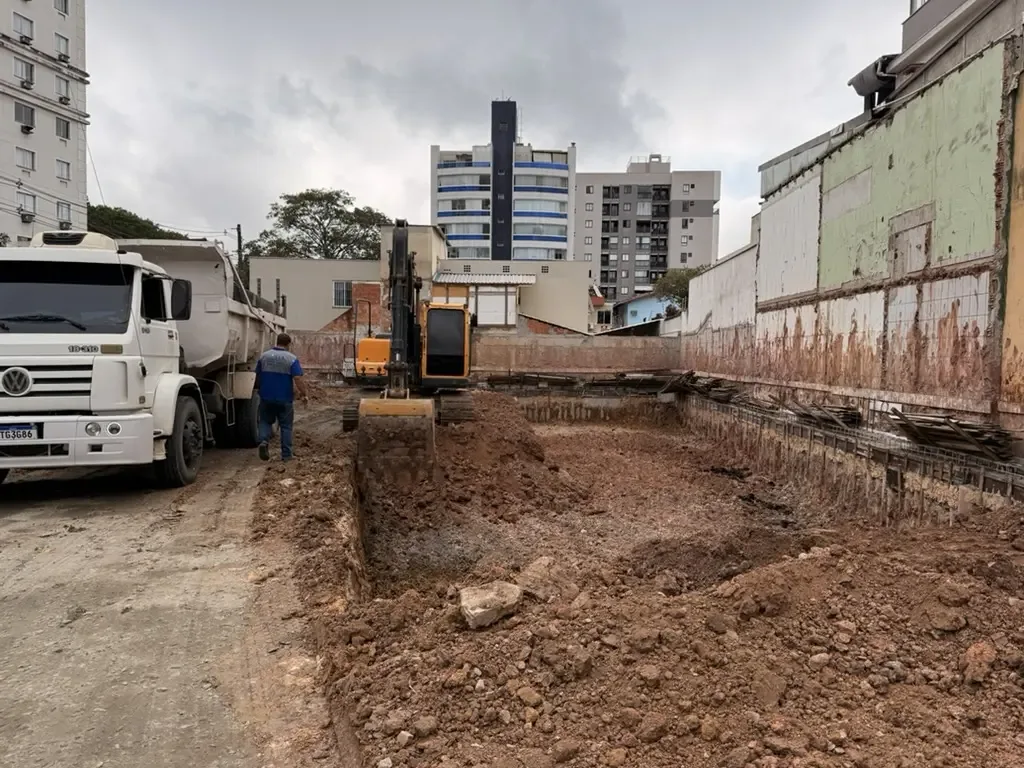 Escavação Subsolo 10/2025